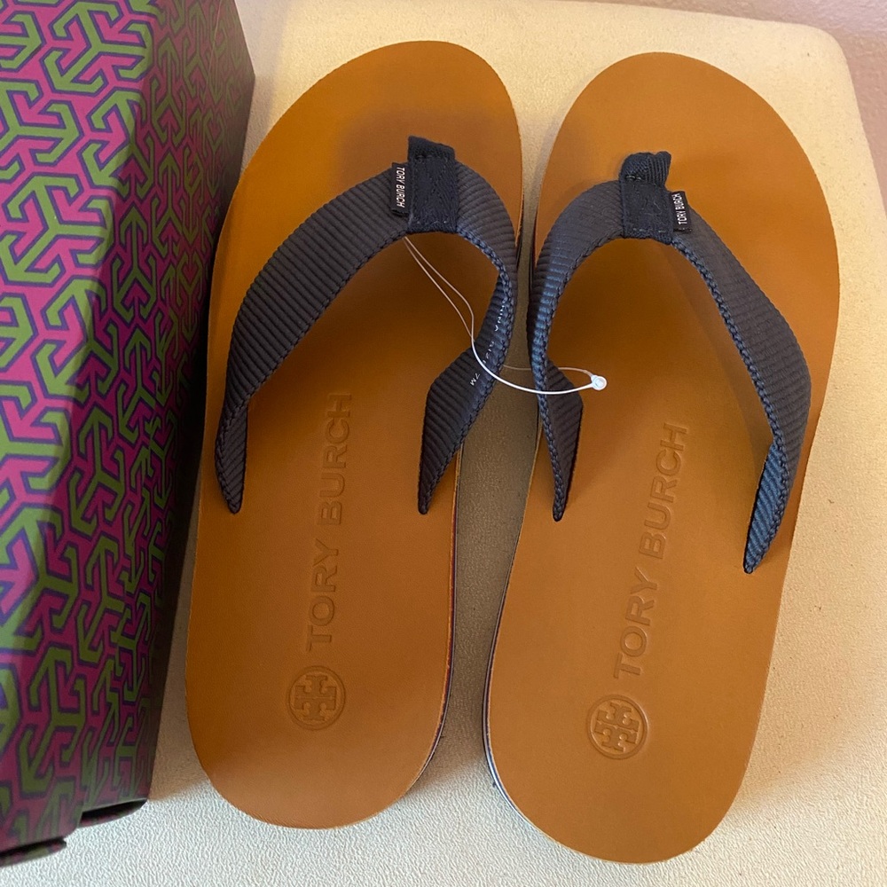 Tory Burch 70’s Platform Flip Flop Tory Navy/Toasted Acorn - Picture 2 of 9